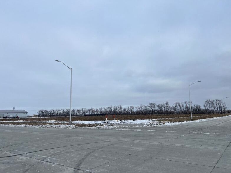 3133 42nd st N st, Fargo, ND for sale - Primary Photo - Image 1 of 1