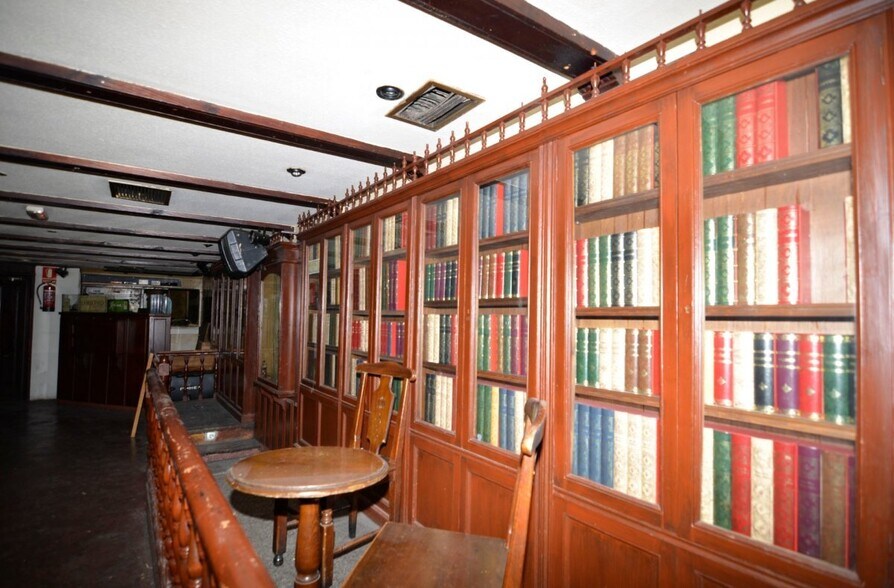 Retail in Salamanca for sale - Building Photo - Image 2 of 24