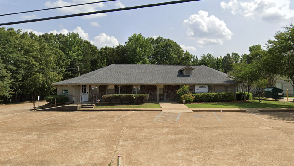 1306A Belk Blvd, Oxford, MS for lease - Primary Photo - Image 1 of 1