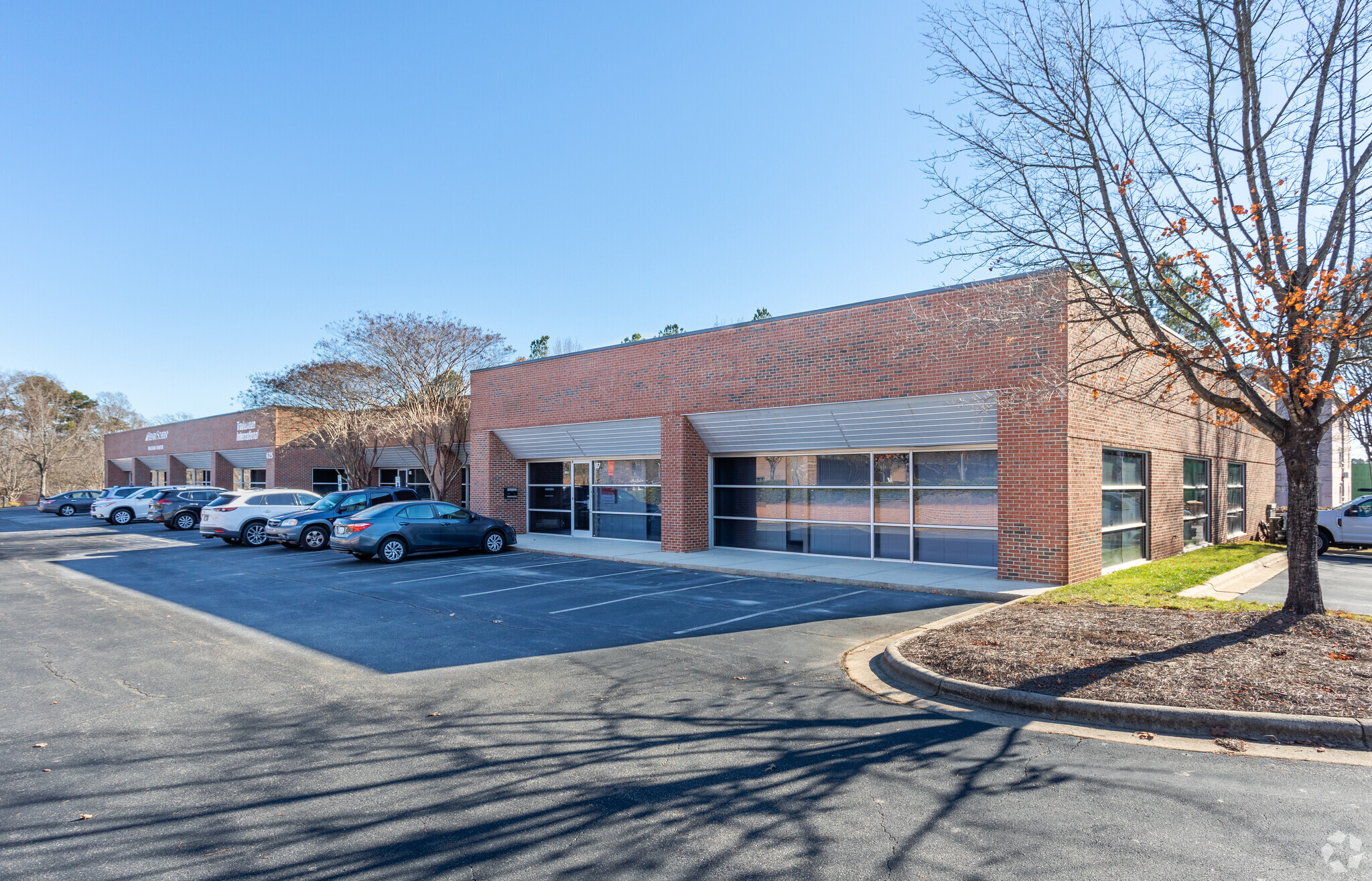 625 Hutton St, Raleigh, NC for lease Primary Photo- Image 1 of 33