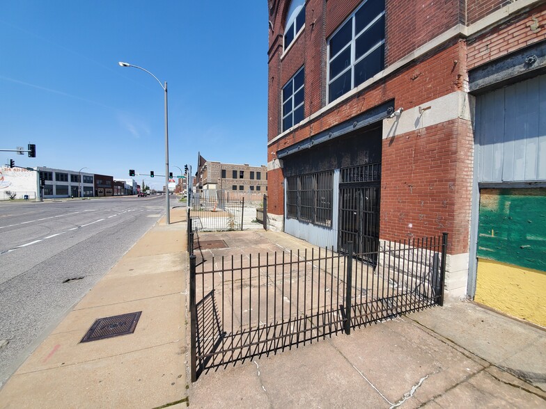 1440 N Broadway, Saint Louis, MO for sale - Building Photo - Image 2 of 5