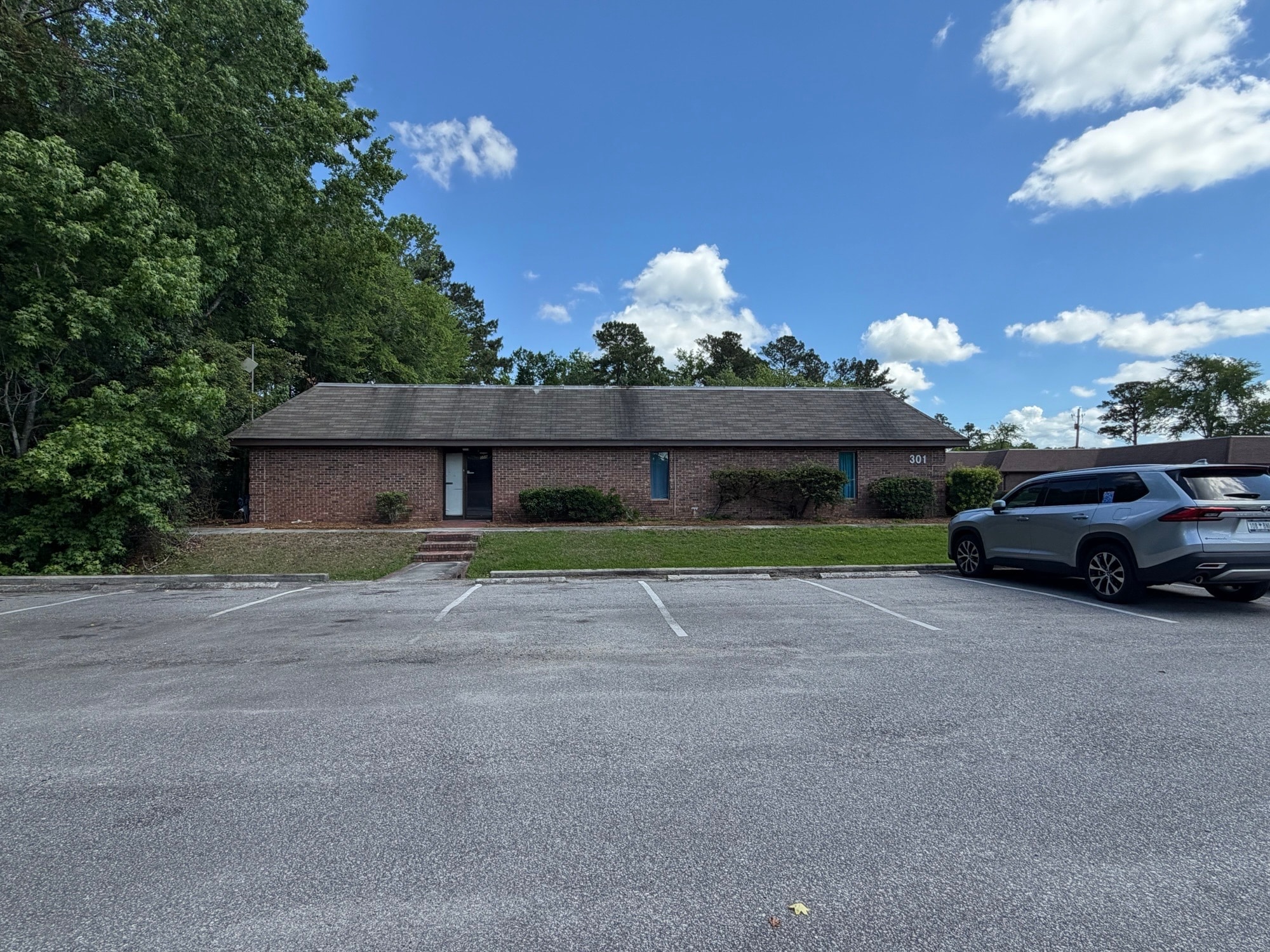 301 Oakbrook Ln, Summerville, SC for lease Interior Photo- Image 1 of 14