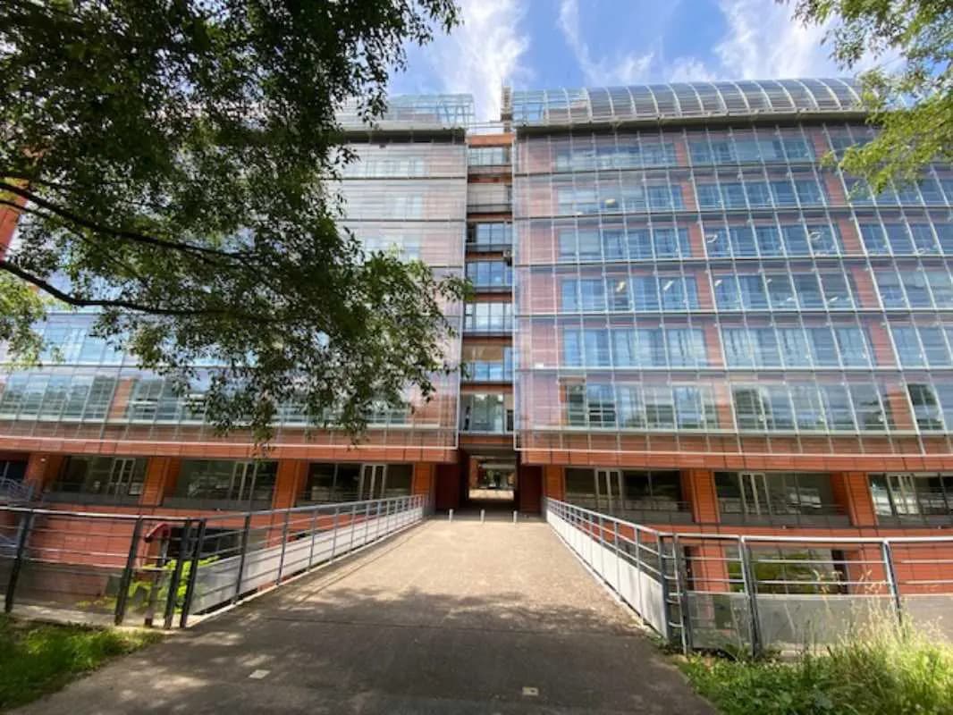 Office in Lyon for sale Building Photo- Image 1 of 36