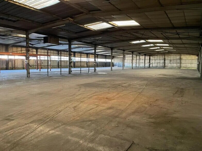 Industrial in Brignoles for lease - Interior Photo - Image 2 of 5