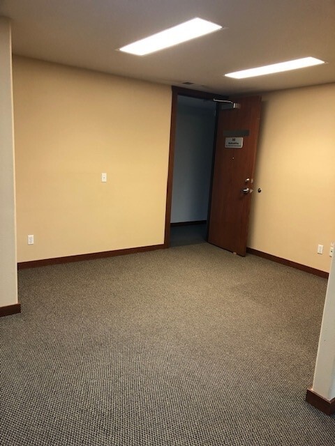 3506 SE 66th Ave, Portland, OR for lease Interior Photo- Image 1 of 5