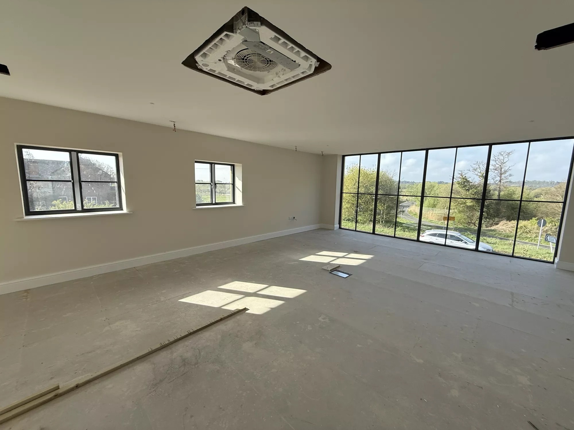 Court Ln, Christchurch for lease Interior Photo- Image 1 of 1