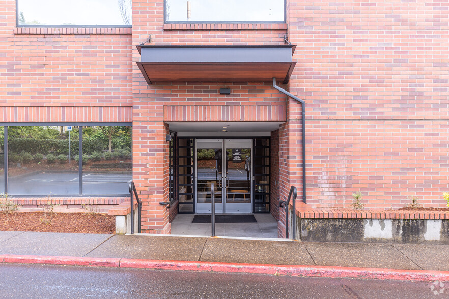 4386 S Macadam Ave, Portland, OR for lease - Building Photo - Image 3 of 5