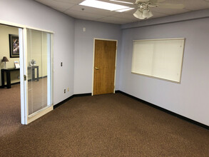 1605 W Wilson St, Batavia, IL for lease Interior Photo- Image 2 of 3