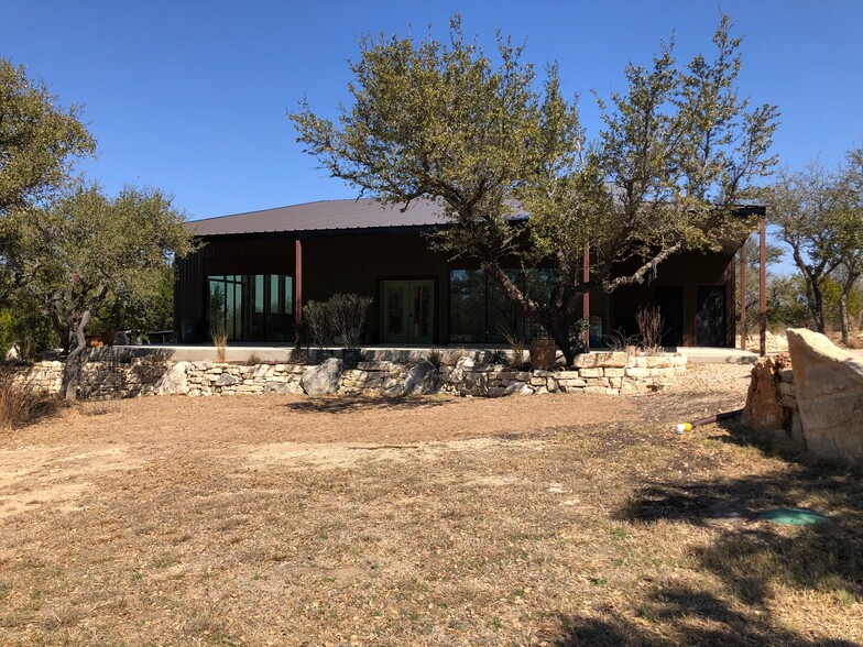 272 Rocky Road, Johnson City, TX for sale - Building Photo - Image 1 of 1