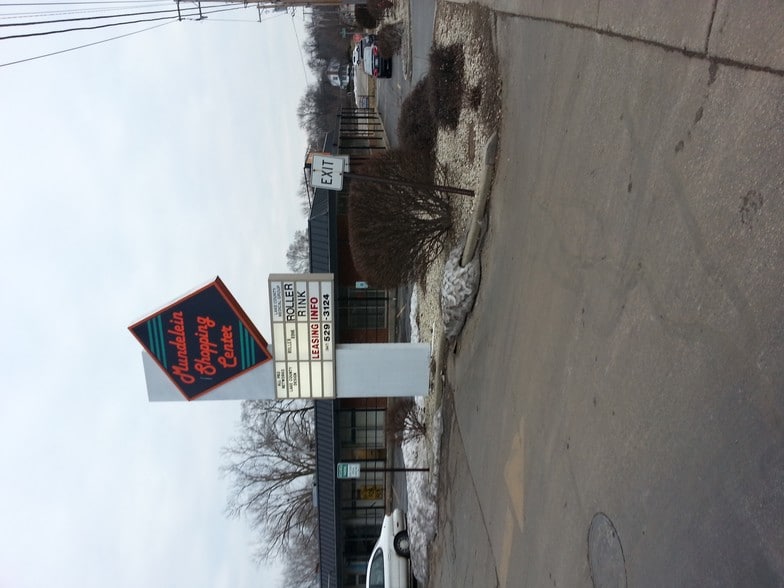 155 N Seymour Ave, Mundelein, IL for lease - Building Photo - Image 3 of 12