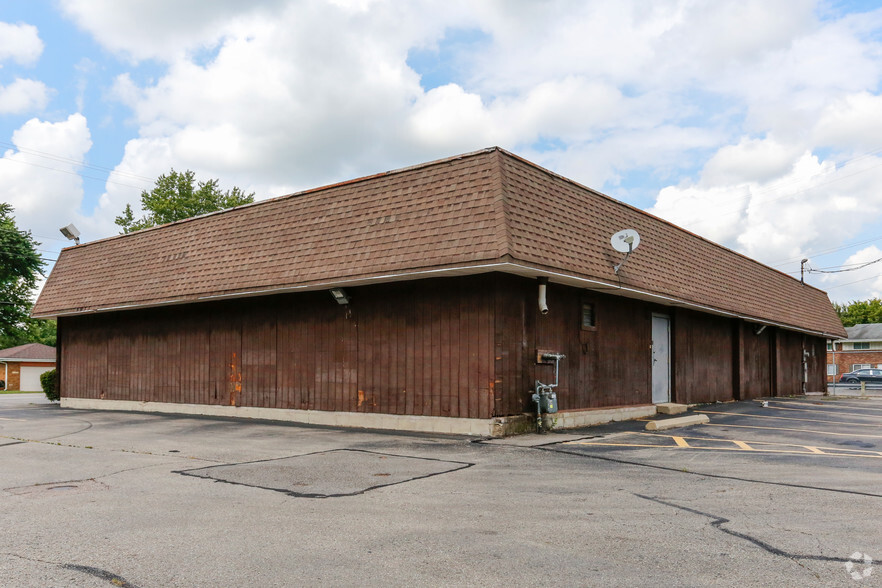 10955 Lower Valley Pike, Medway, OH for sale - Building Photo - Image 2 of 4