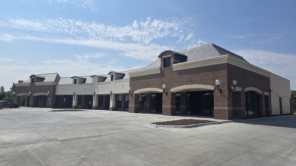 16510 Bedford Ave, Omaha, NE for lease - Building Photo - Image 1 of 12