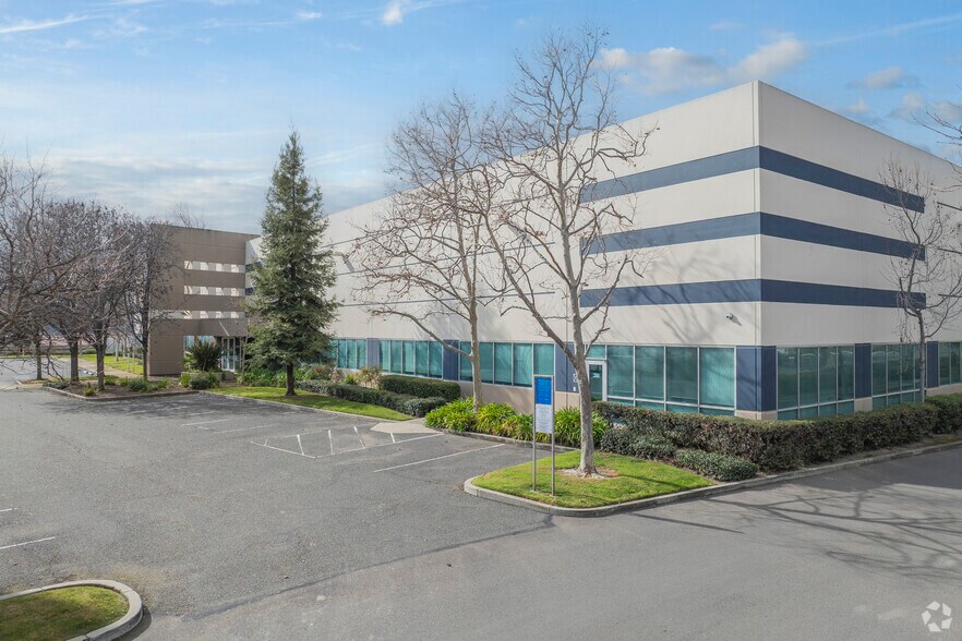 6955 Mowry Ave, Newark, CA for lease - Primary Photo - Image 1 of 21