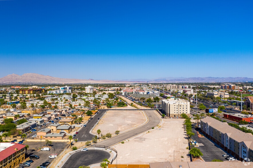 4000 Paradise Rd, Las Vegas, NV for sale - Aerial - Image 3 of 6
