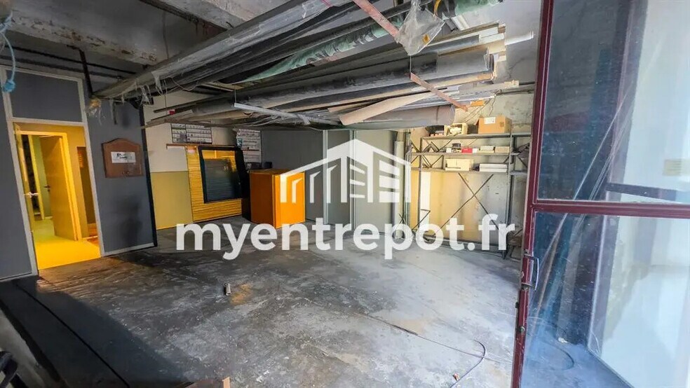 Flex in Marseille for sale - Building Photo - Image 2 of 5