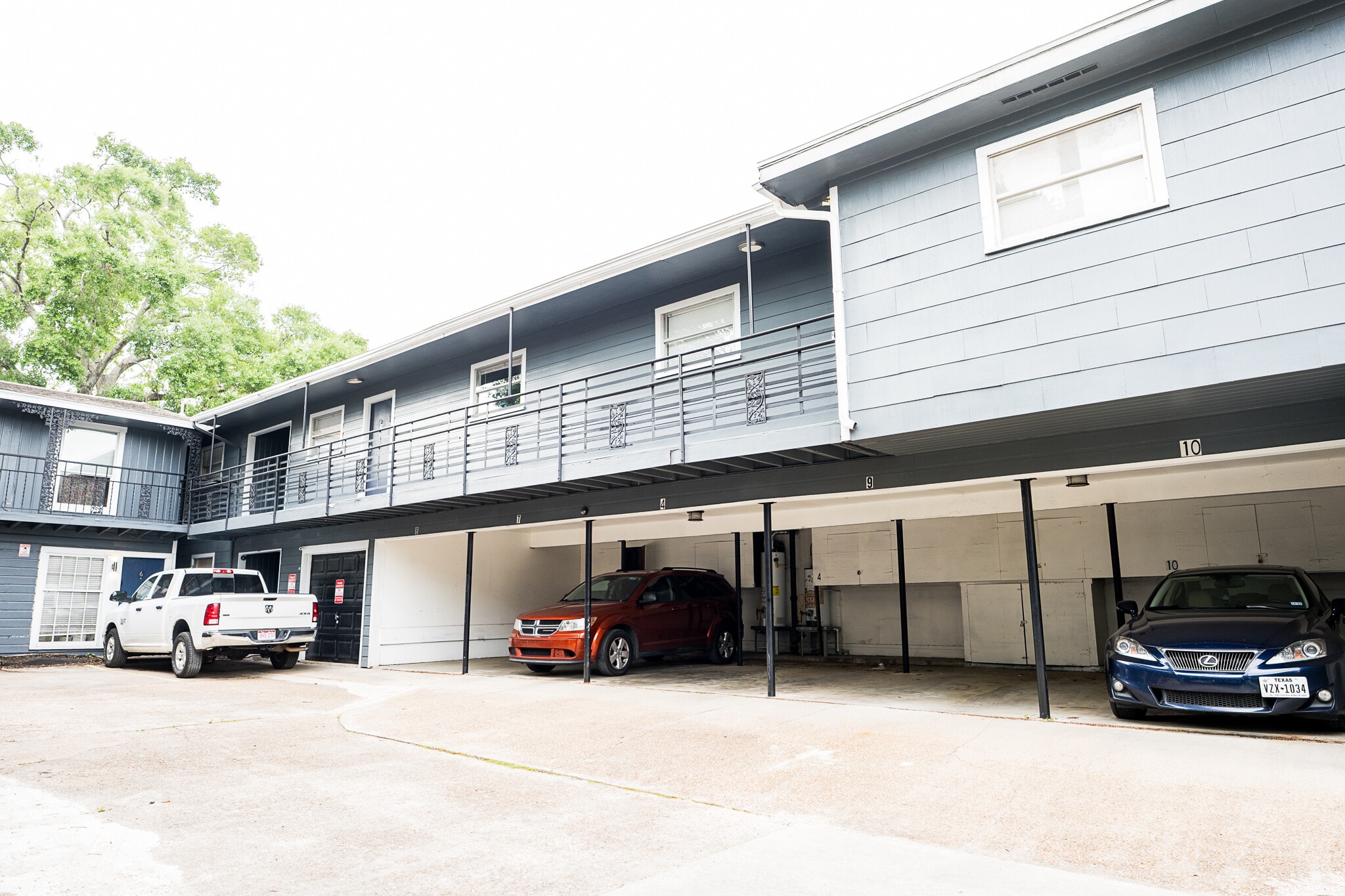 Montrose Multi Family 3.8% interest rate portfolio of 2 properties for sale on LoopNet.com Building Photo- Image 1 of 7