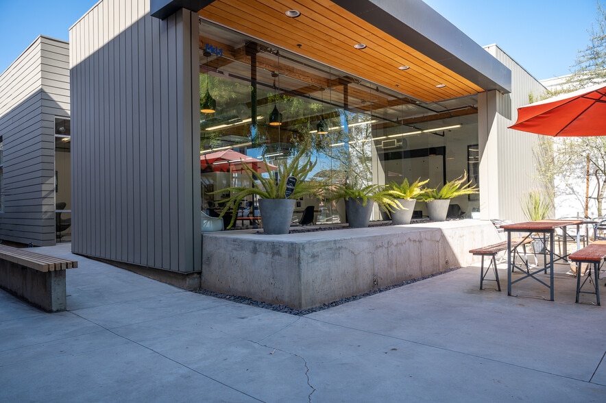 435-441 E 4th St, Long Beach, CA for lease - Building Photo - Image 3 of 9