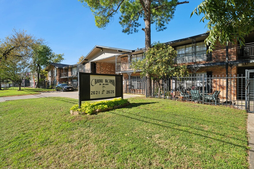 2621-2625 Webb Chapel Ext, Dallas, TX for sale - Building Photo - Image 1 of 43