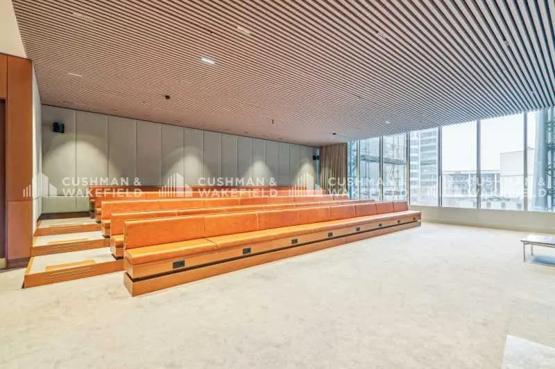 5 Place De La Pyramide, Puteaux for lease - Building Photo - Image 2 of 21