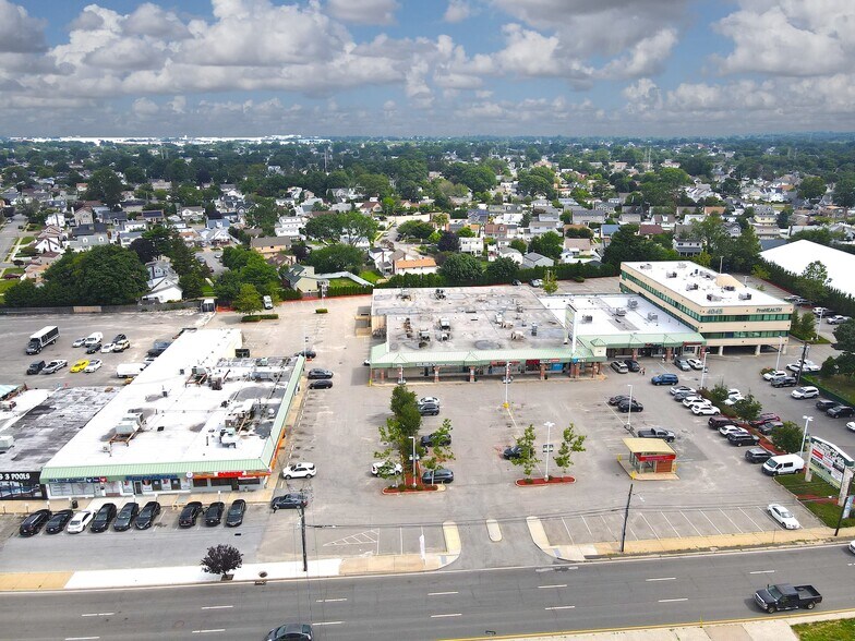 40294049 Hempstead Tpke, Bethpage, NY 11714 Bethpage Plaza