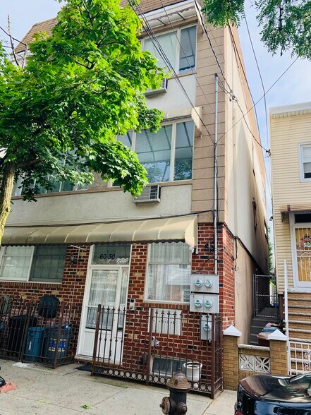 6030 56th Rd, Maspeth, NY for sale - Primary Photo - Image 1 of 1