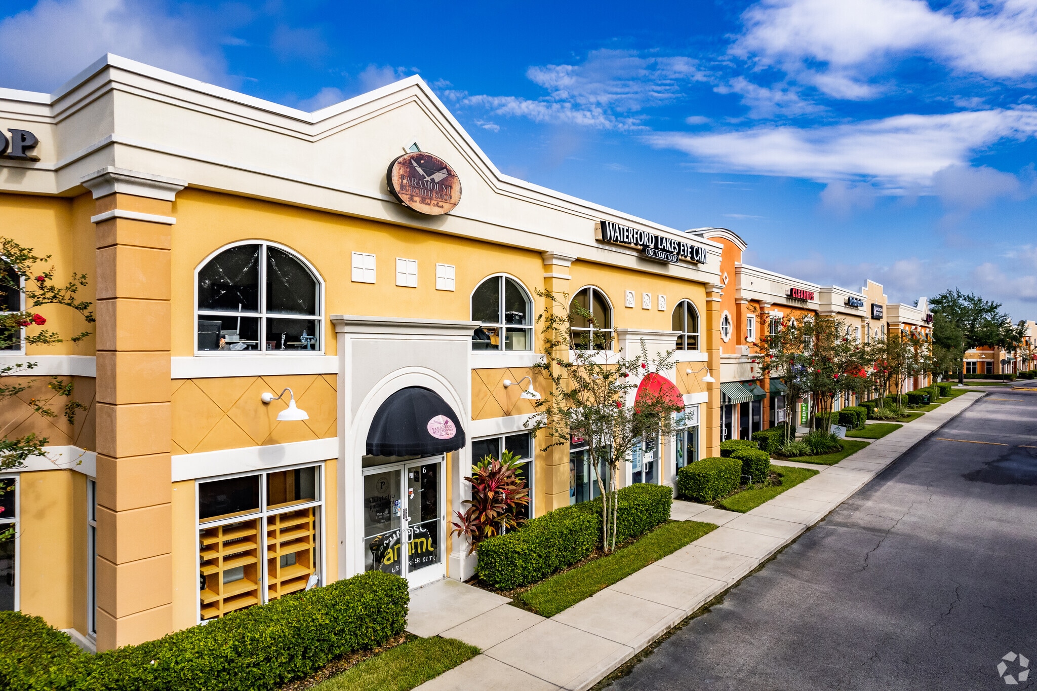 448 S Alafaya Trl, Orlando, FL for lease Primary Photo- Image 1 of 16