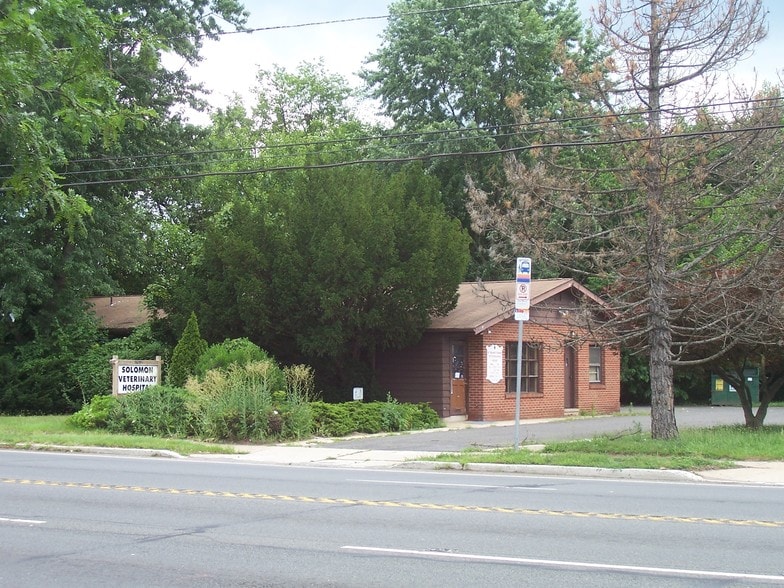 1709 Nottingham Way, Hamilton, NJ for sale - Primary Photo - Image 1 of 1