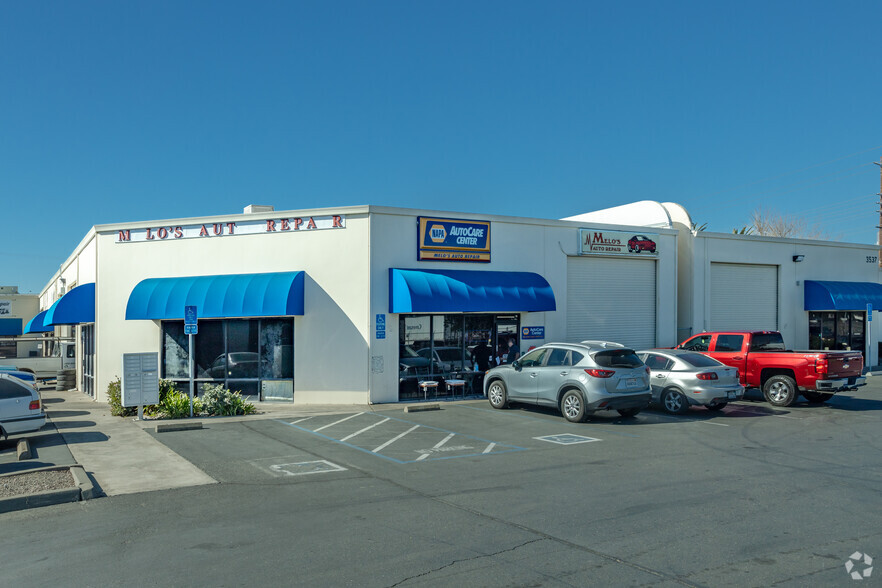 3523-3537 Kiessig Ave, Sacramento, CA for lease - Primary Photo - Image 1 of 6