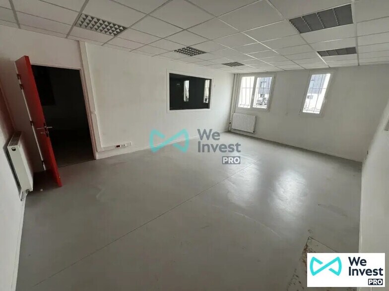 Flex in Tinqueux for lease - Interior Photo - Image 3 of 11