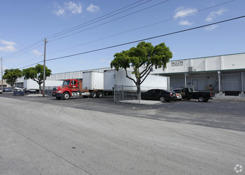 3415-3435 NW 112th St, Miami, FL for lease - Building Photo - Image 2 of 7