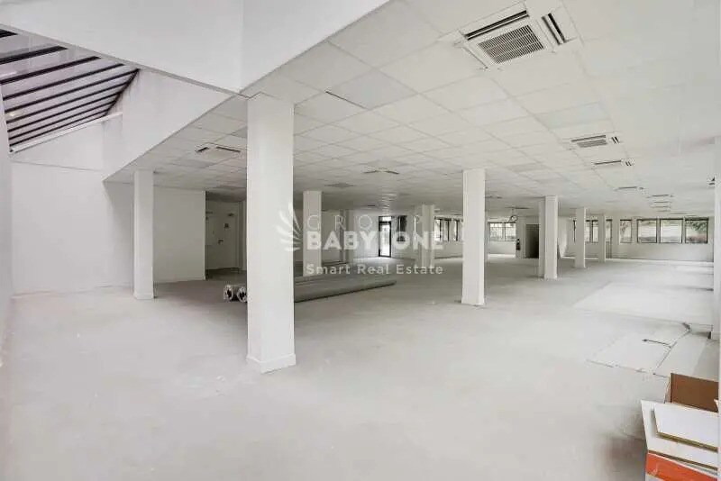 Office in Malakoff for lease - Interior Photo - Image 2 of 13