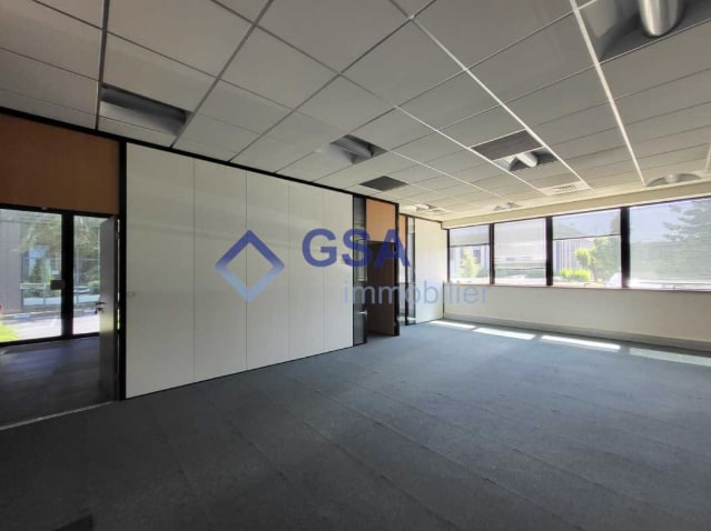 Villebon-sur-Yvette, ESS 91140 - Unit 141 - - Interior Photo - Image 1 of 10