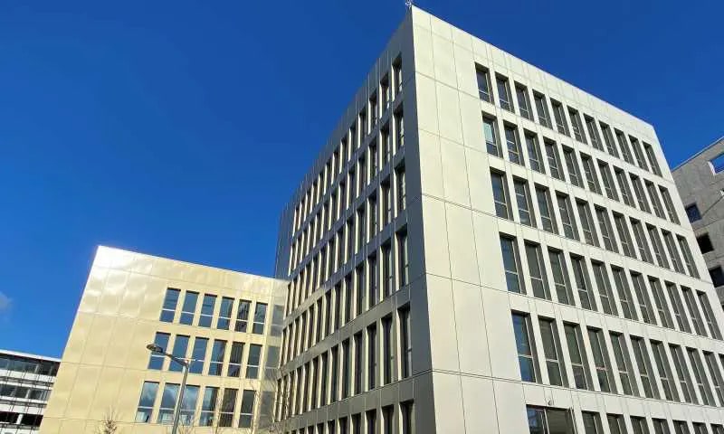 Office in Lyon for lease - Building Photo - Image 3 of 10