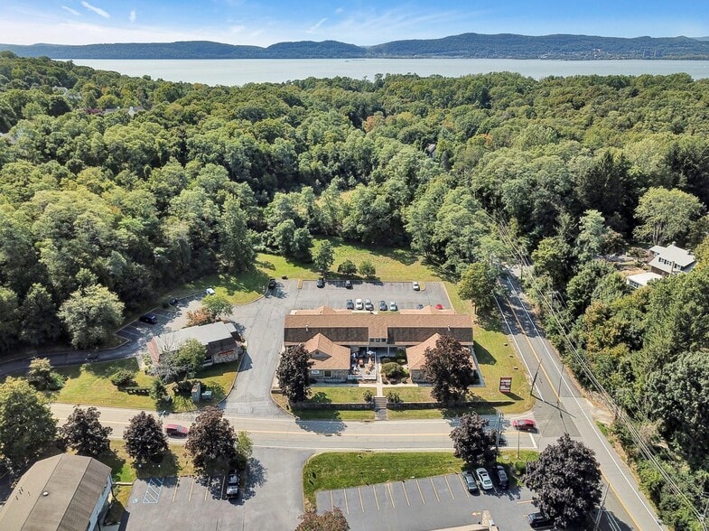 1 Baltic Pl, Croton On Hudson, NY for sale - Building Photo - Image 1 of 11