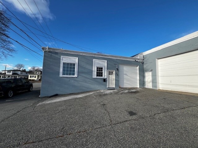 156 Bay View Ave, Bristol, RI for sale Building Photo- Image 1 of 1