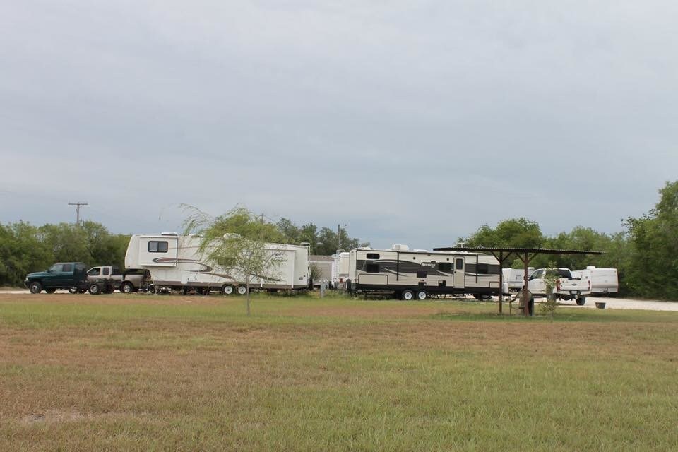 1402 Highway 72, Three Rivers, TX 78071