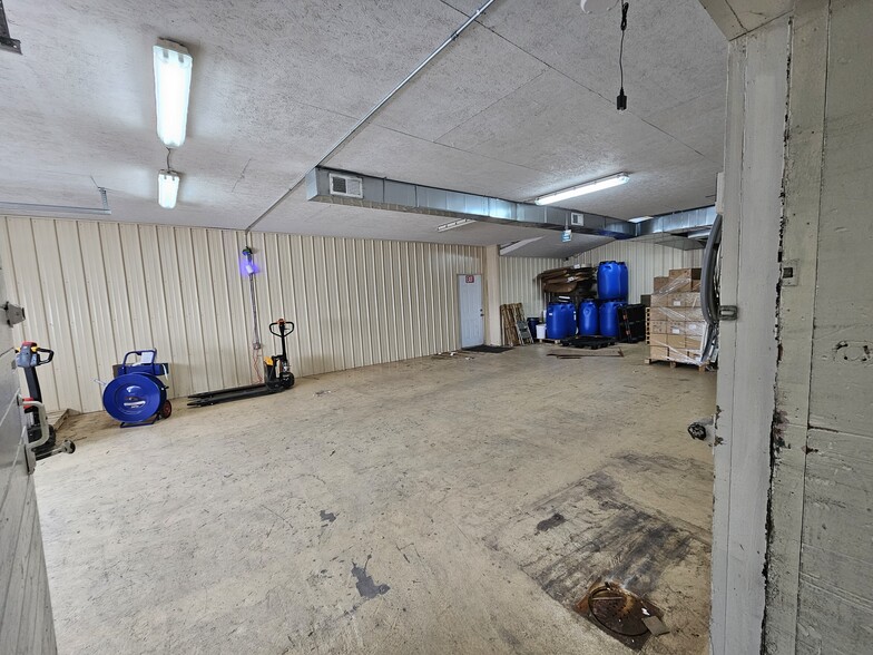 411 E Market St, Johnson City, TN for lease - Interior Photo - Image 3 of 28