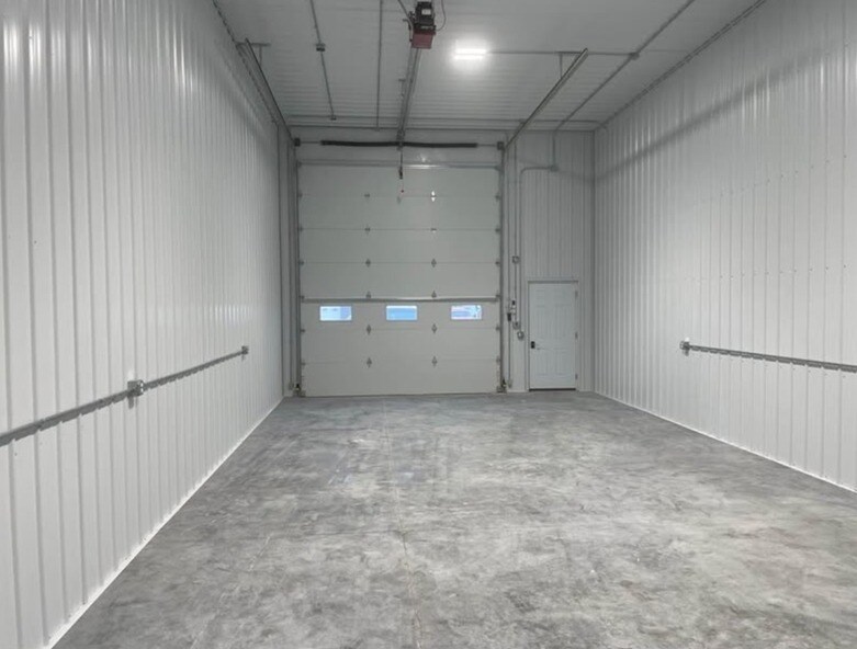 1712 W K Ave, Nevada, IA for lease Interior Photo- Image 1 of 2