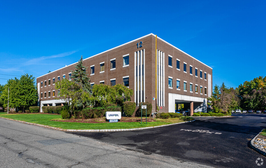 12 Daniel Rd, Fairfield, NJ for lease - Building Photo - Image 1 of 7