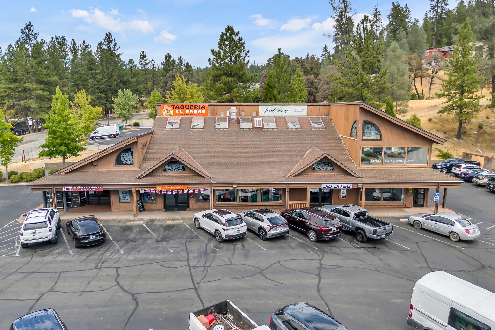 1035-1043 Sutton Way, Grass Valley, CA for sale Building Photo- Image 1 of 43