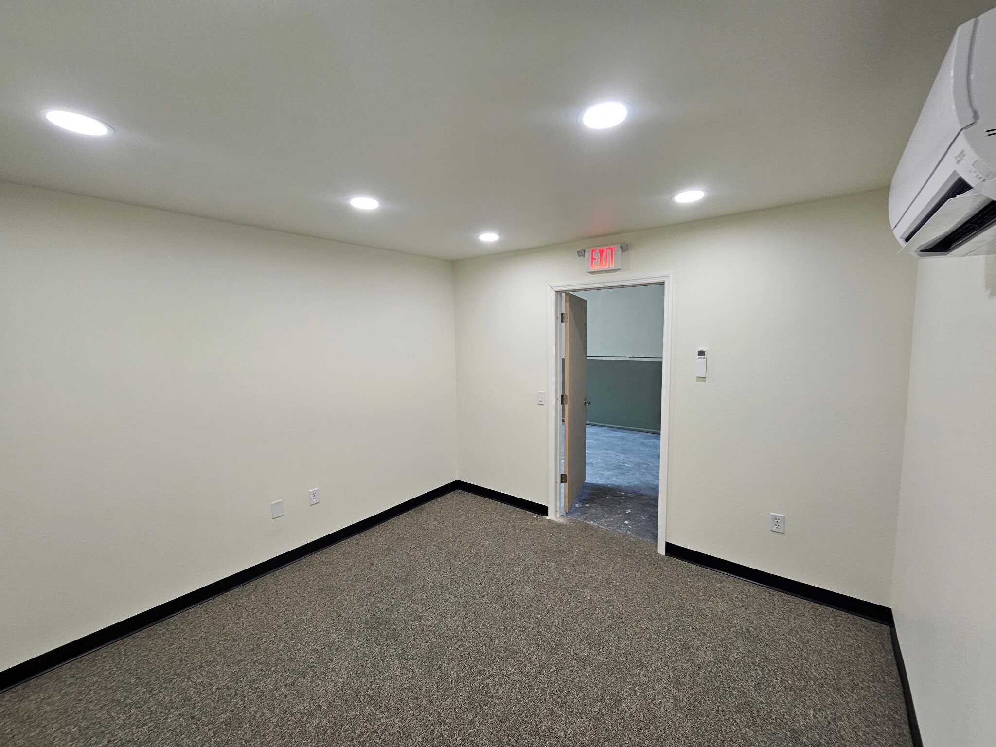 2226 S Combee Rd, Lakeland, FL for lease Interior Photo- Image 1 of 4