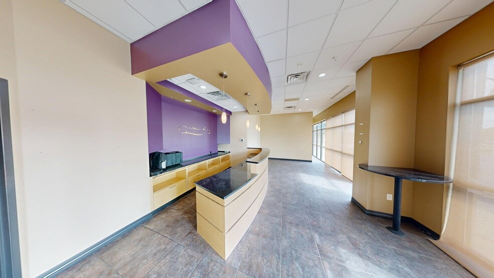 1125 E Dupont Rd, Fort Wayne, IN for lease - Building Photo - Image 2 of 7