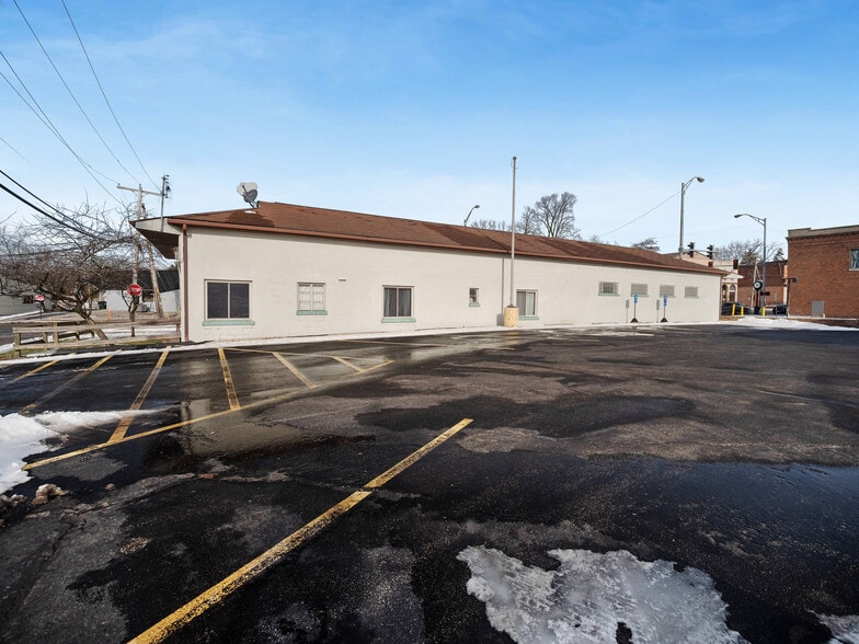 104 S Main St, Avilla, IN 46710 Office for Sale