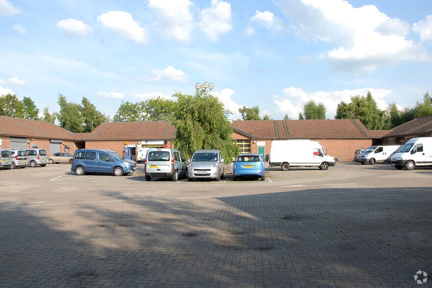 Colliery Rd, Wrexham for lease - Primary Photo - Image 1 of 5