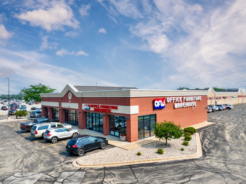 3525 E Calumet St, Appleton, WI for lease - Building Photo - Image 2 of 11