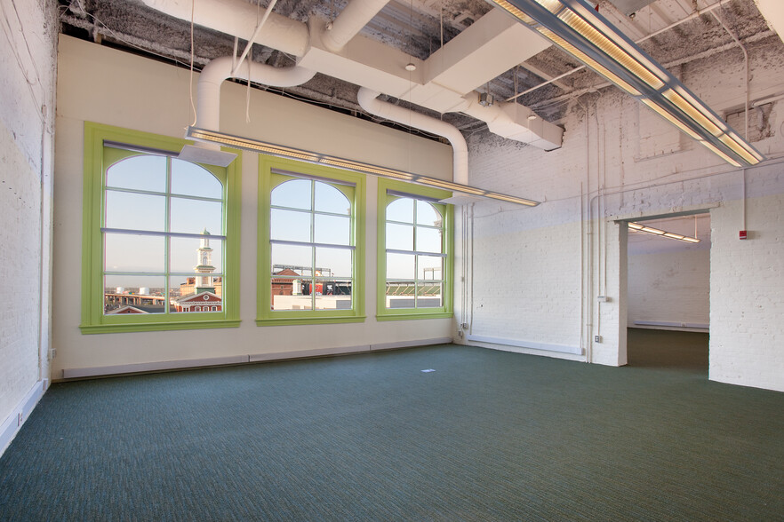 300 W Pratt St, Baltimore, MD for lease - Interior Photo - Image 2 of 10