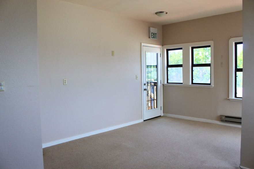 5263 Claremont Ave, Oakland, CA for lease - Interior Photo - Image 3 of 12