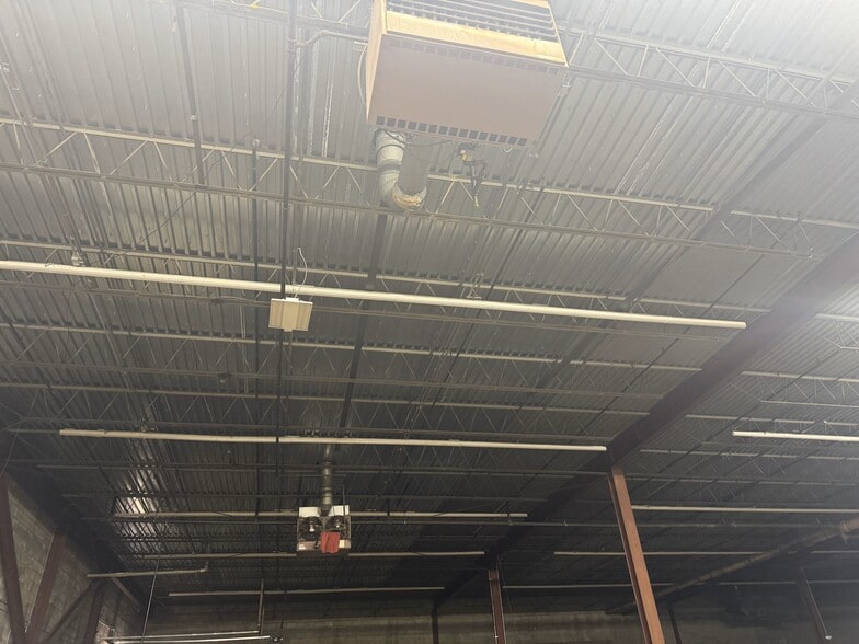 11 Edgeboro Rd, East Brunswick, NJ for lease - Interior Photo - Image 2 of 10