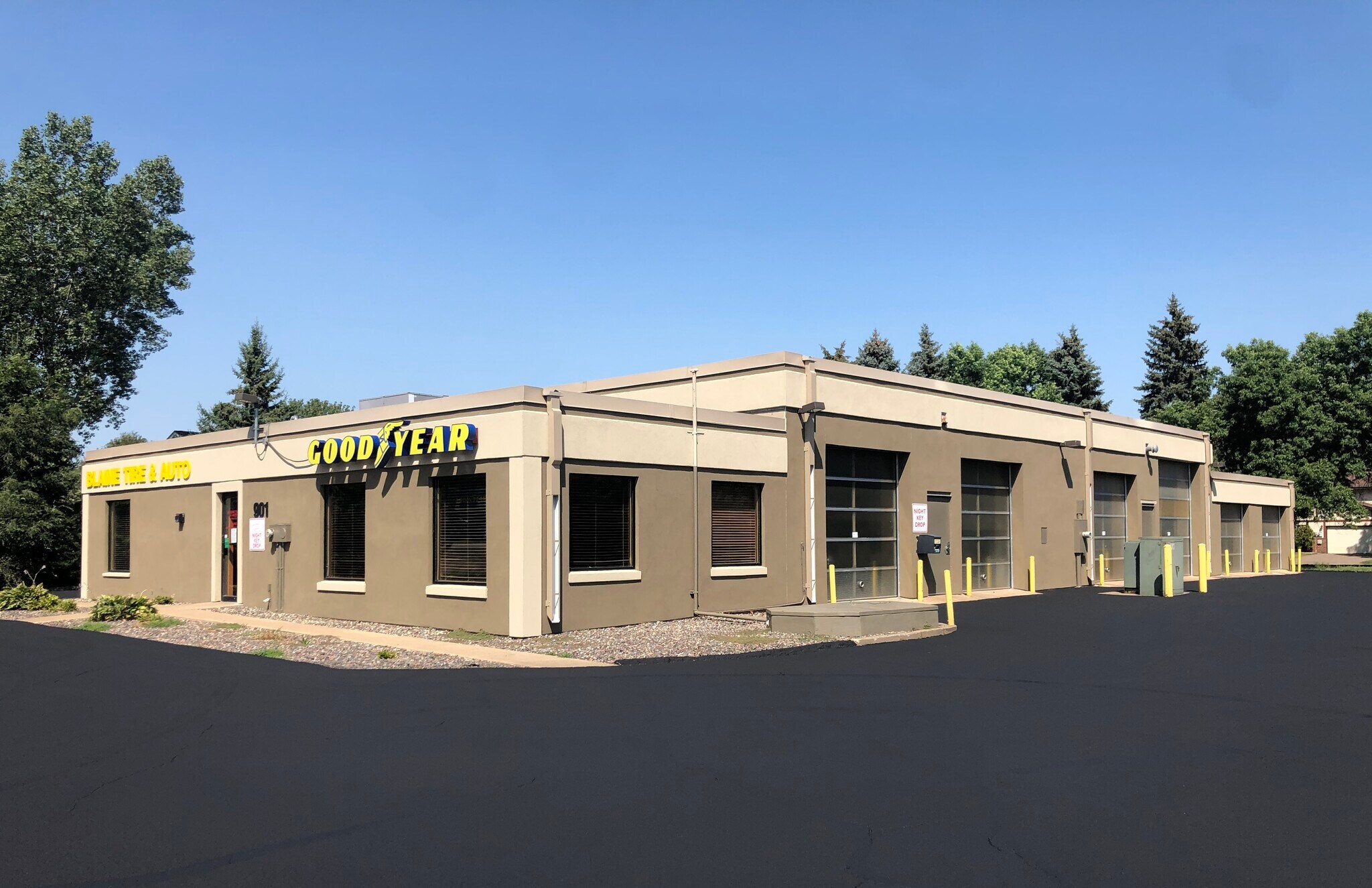 901 NE 125th Ave, Blaine, MN 55434