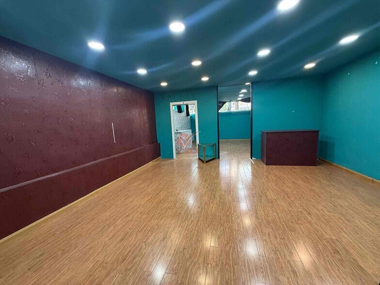 Multifamily in Cuenca, Cuenca for sale - Interior Photo - Image 3 of 5